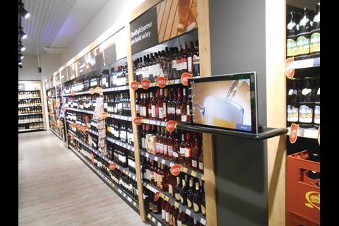Next to the L’Oréal space there is a Manufaktura Czech natural products shop that is followed by a wine, beer and spirits shop.